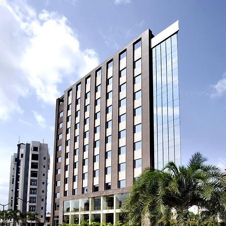 Hotel H - Sandhill Hotels Private Limited Ānand المظهر الخارجي الصورة