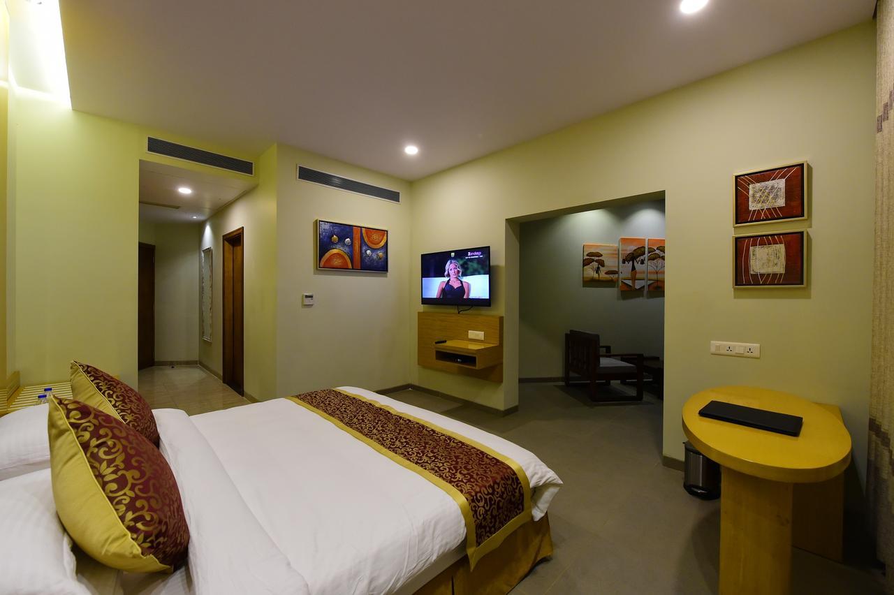 Hotel H - Sandhill Hotels Private Limited Ānand المظهر الخارجي الصورة