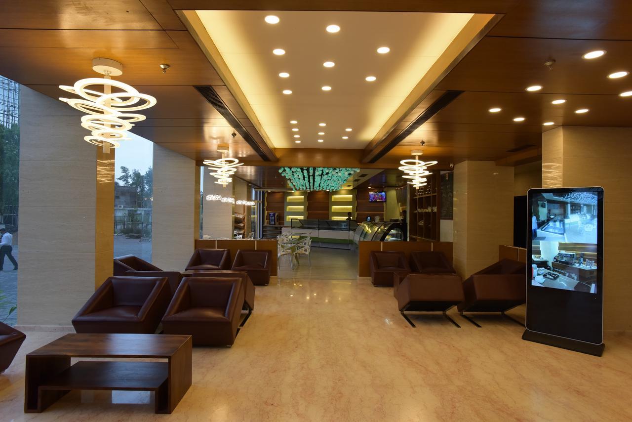 Hotel H - Sandhill Hotels Private Limited Ānand المظهر الخارجي الصورة