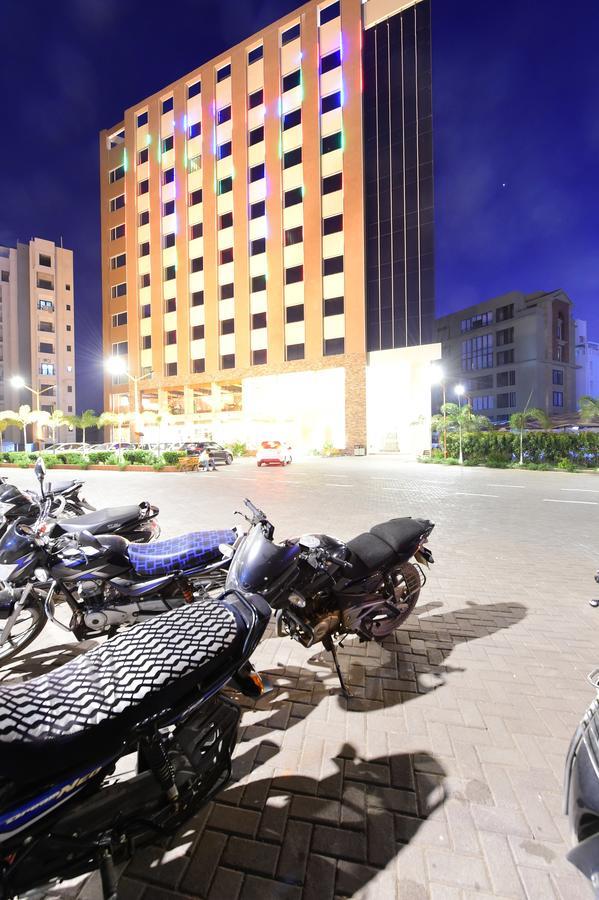 Hotel H - Sandhill Hotels Private Limited Ānand المظهر الخارجي الصورة
