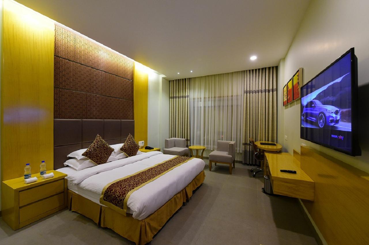 Hotel H - Sandhill Hotels Private Limited Ānand المظهر الخارجي الصورة